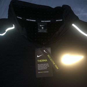 Nike Therma half zip running shirt